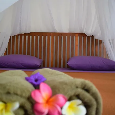 Safsia Homestay Toyapakeh Exterior photo
