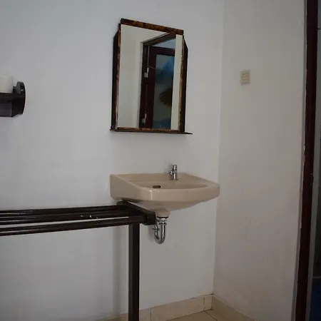 Safsia Homestay Toyapakeh Exterior photo