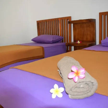 Safsia Homestay Toyapakeh Exterior photo