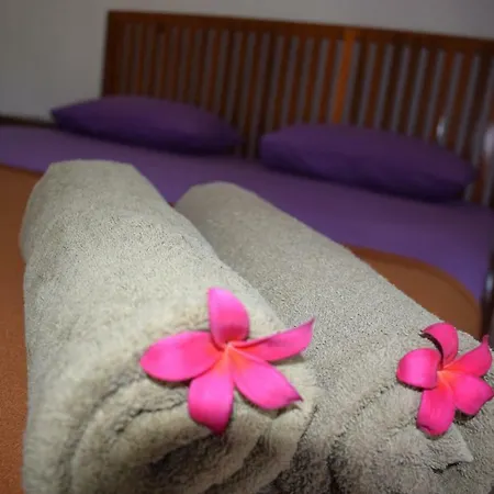 Safsia Homestay Toyapakeh Exterior photo