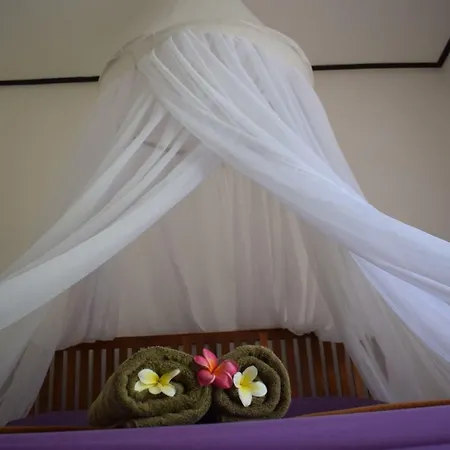 Safsia Homestay Toyapakeh Exterior photo